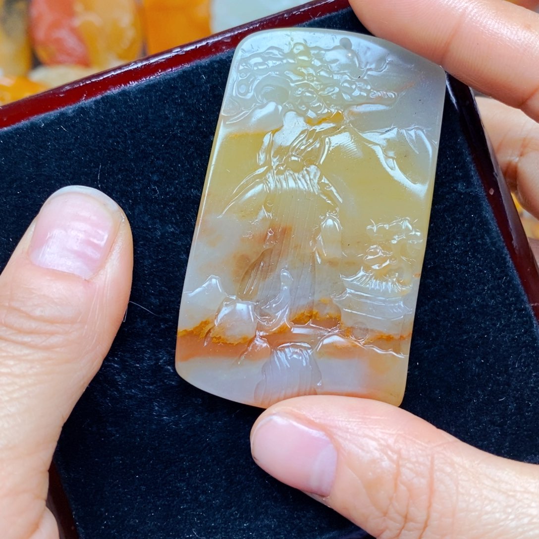 石英质玉（黄龙玉）颈饰未镶嵌