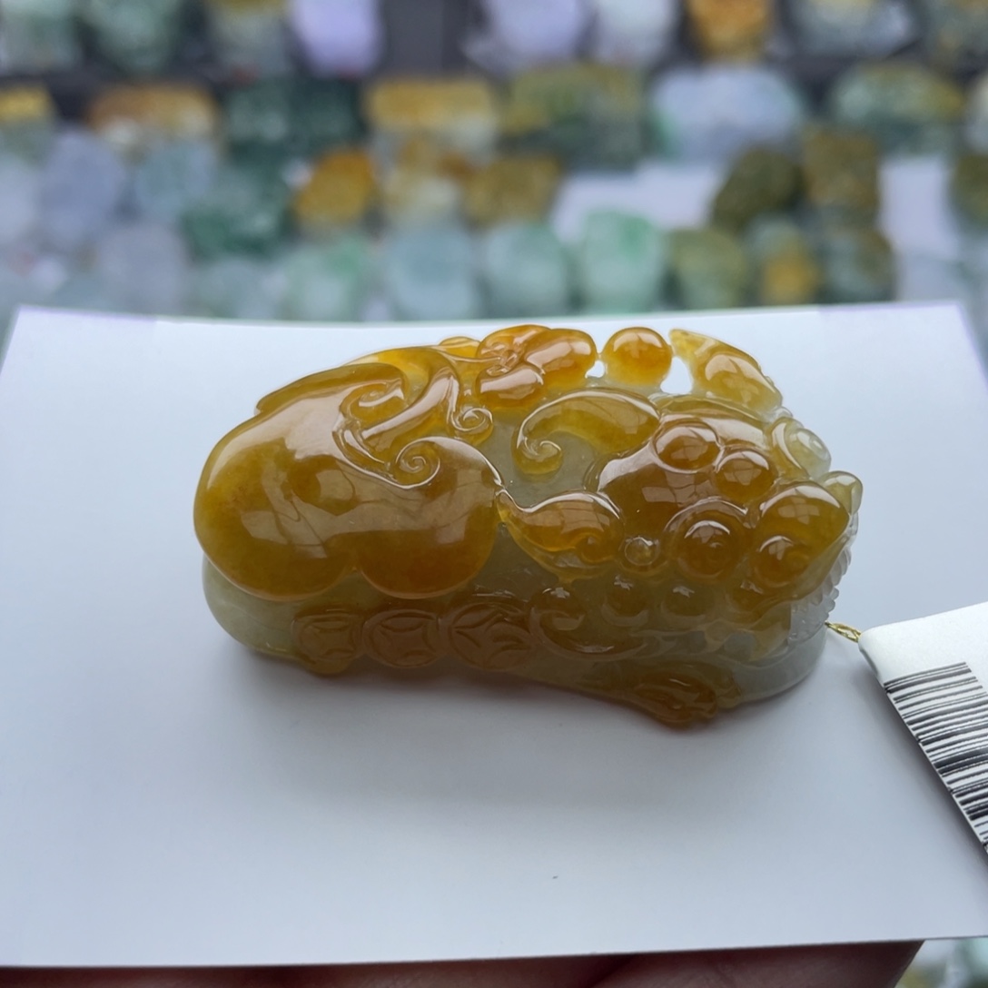 翡翠未镶嵌颈饰貔貅