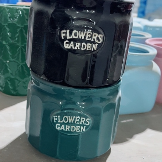 多肉绿植陶瓷花盆9.9包邮，有孔