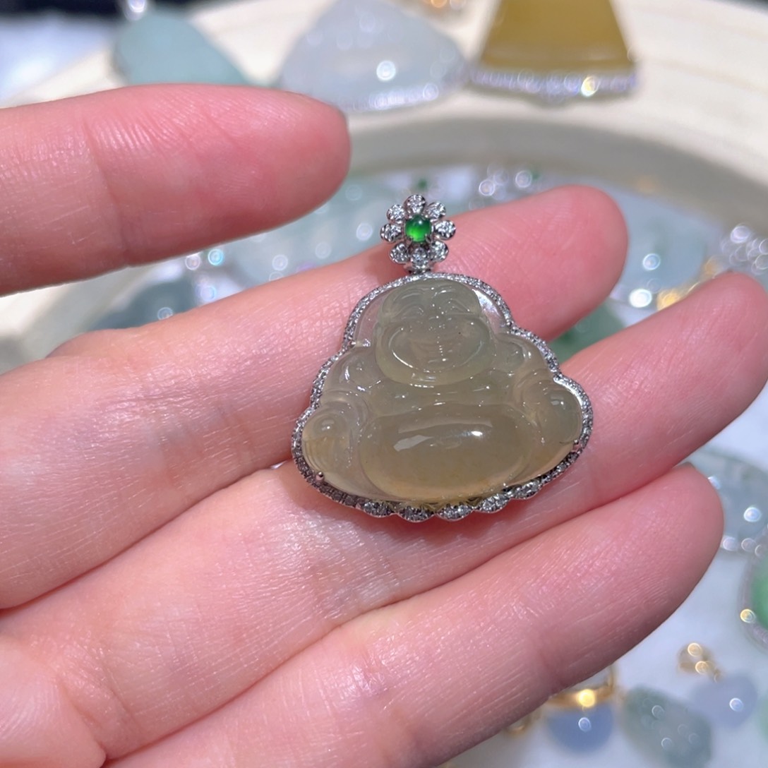 翡翠颈饰18K金镶嵌翡翠