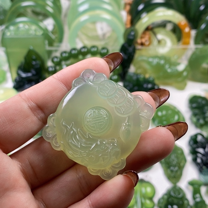 未镶嵌蛇纹石玉颈饰