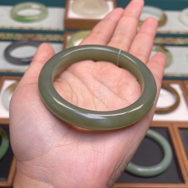 和田玉手镯未镶嵌55