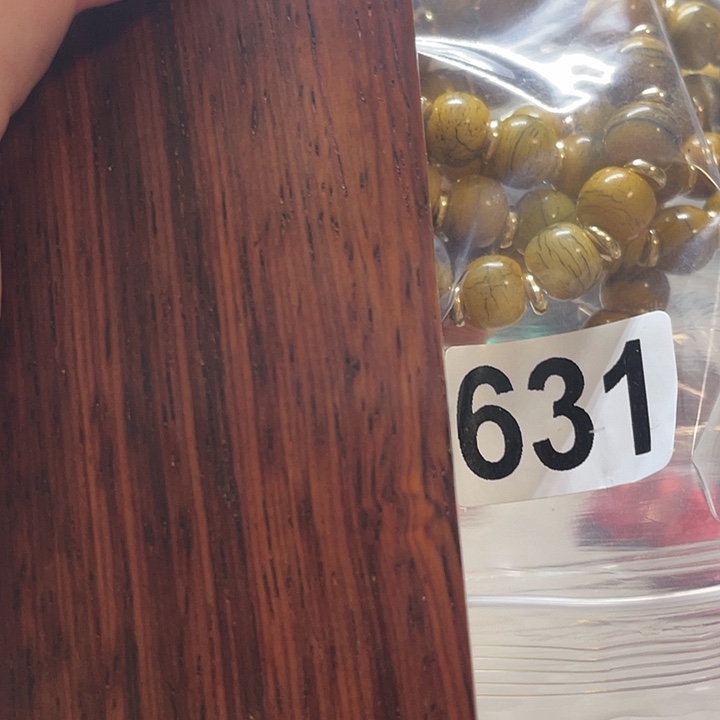 微凹黄檀（南美大红酸枝）