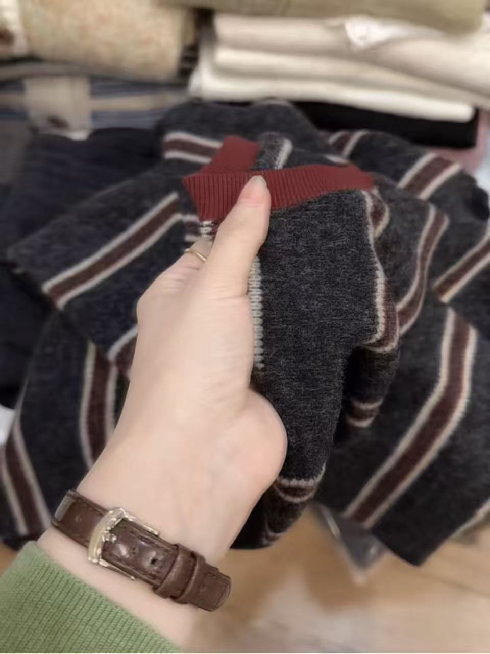 七言家巨好看！韩系东大门# 毛绒慵懒宽松条纹厚款长袖衫