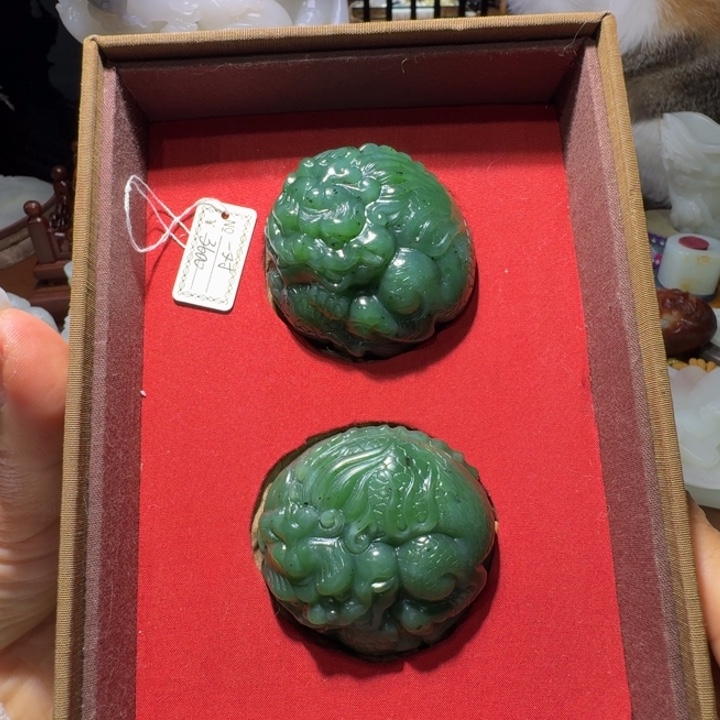 和田玉未镶嵌把件