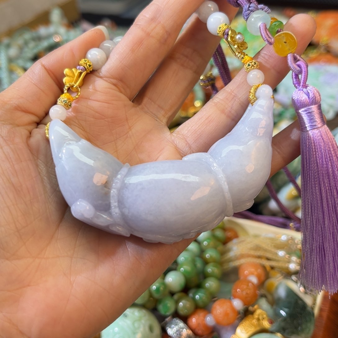 翡翠颈饰未镶嵌待编款