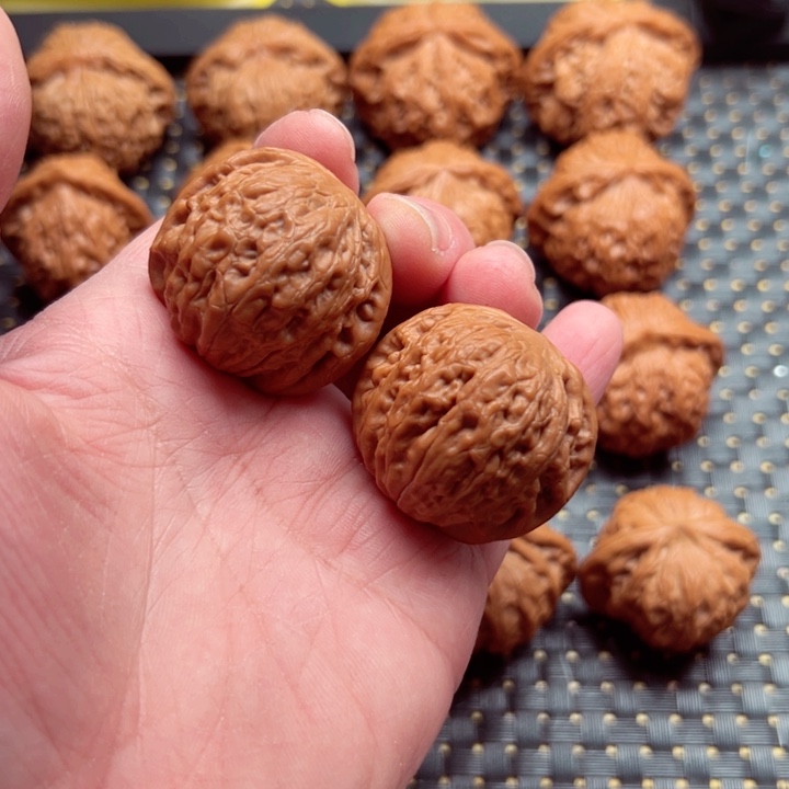 文玩核桃吊坠铁锤36