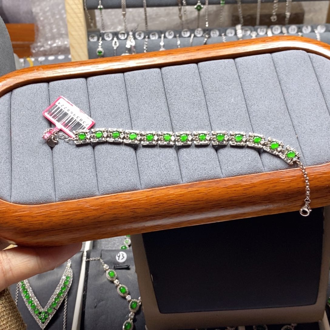 翡翠颈饰银S925镶嵌榮翡翠手链