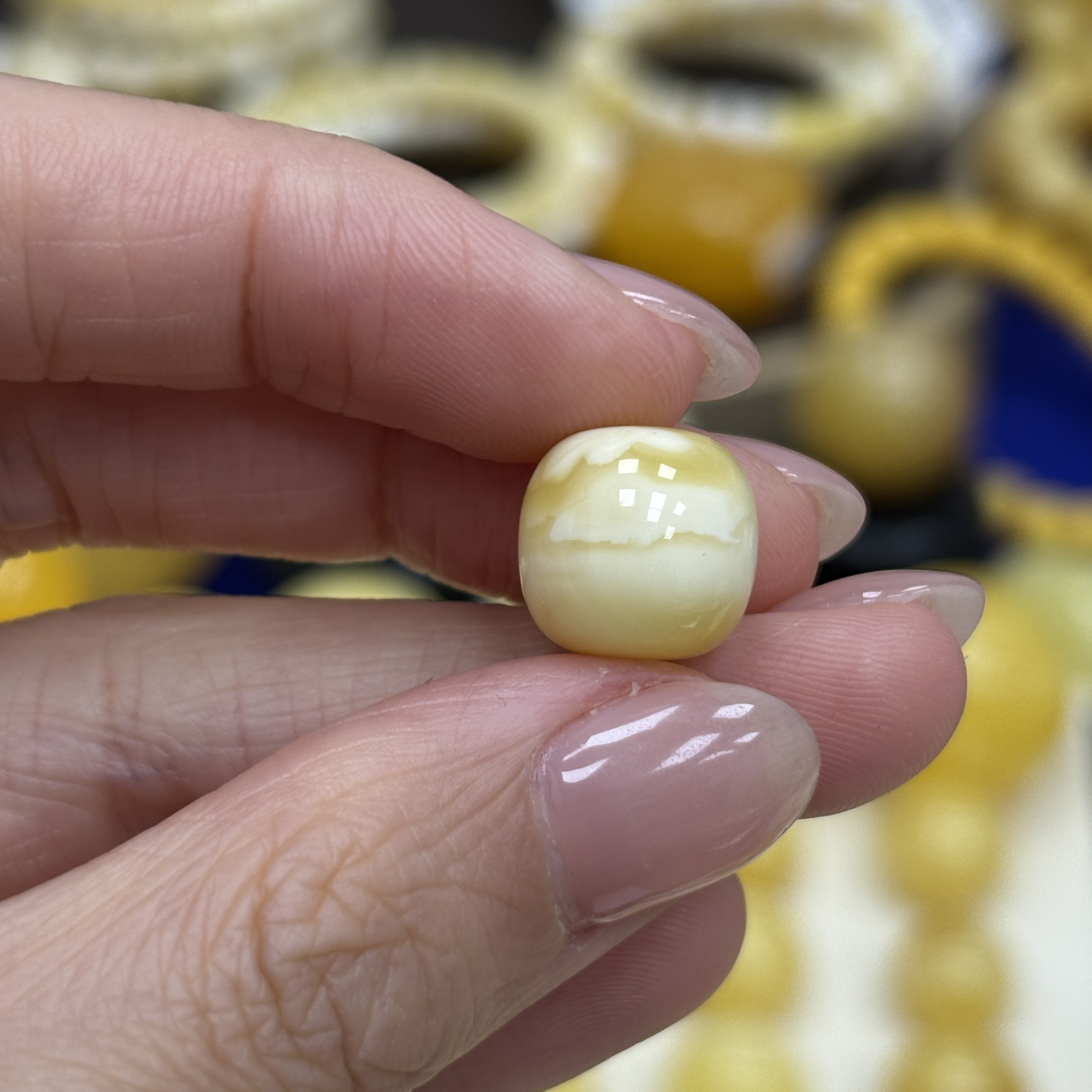 11.8*11.3mm 小妖珠宝天然原矿琥珀蜜蜡