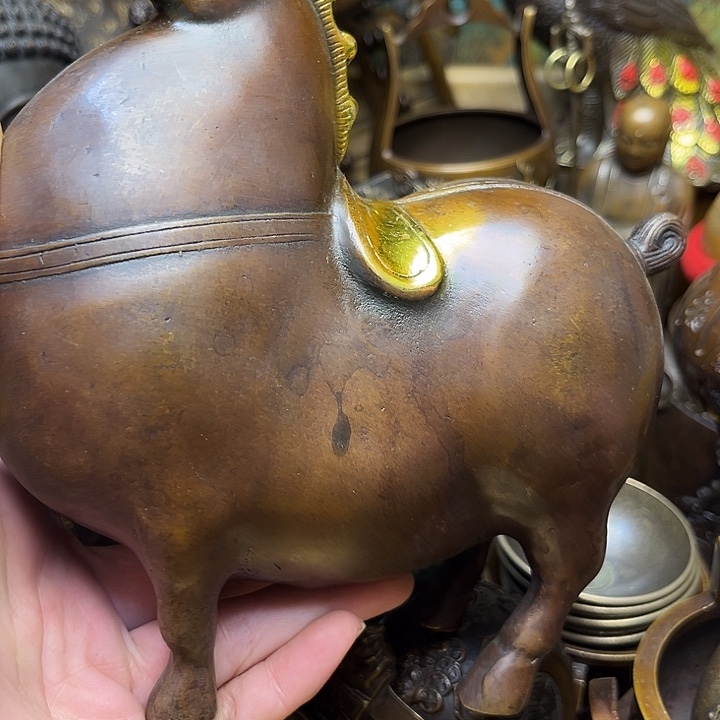 精美铜器批发档口