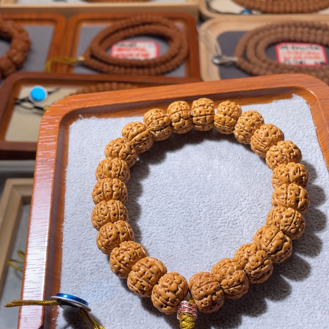 金刚菩提吊坠爆肉梅花15