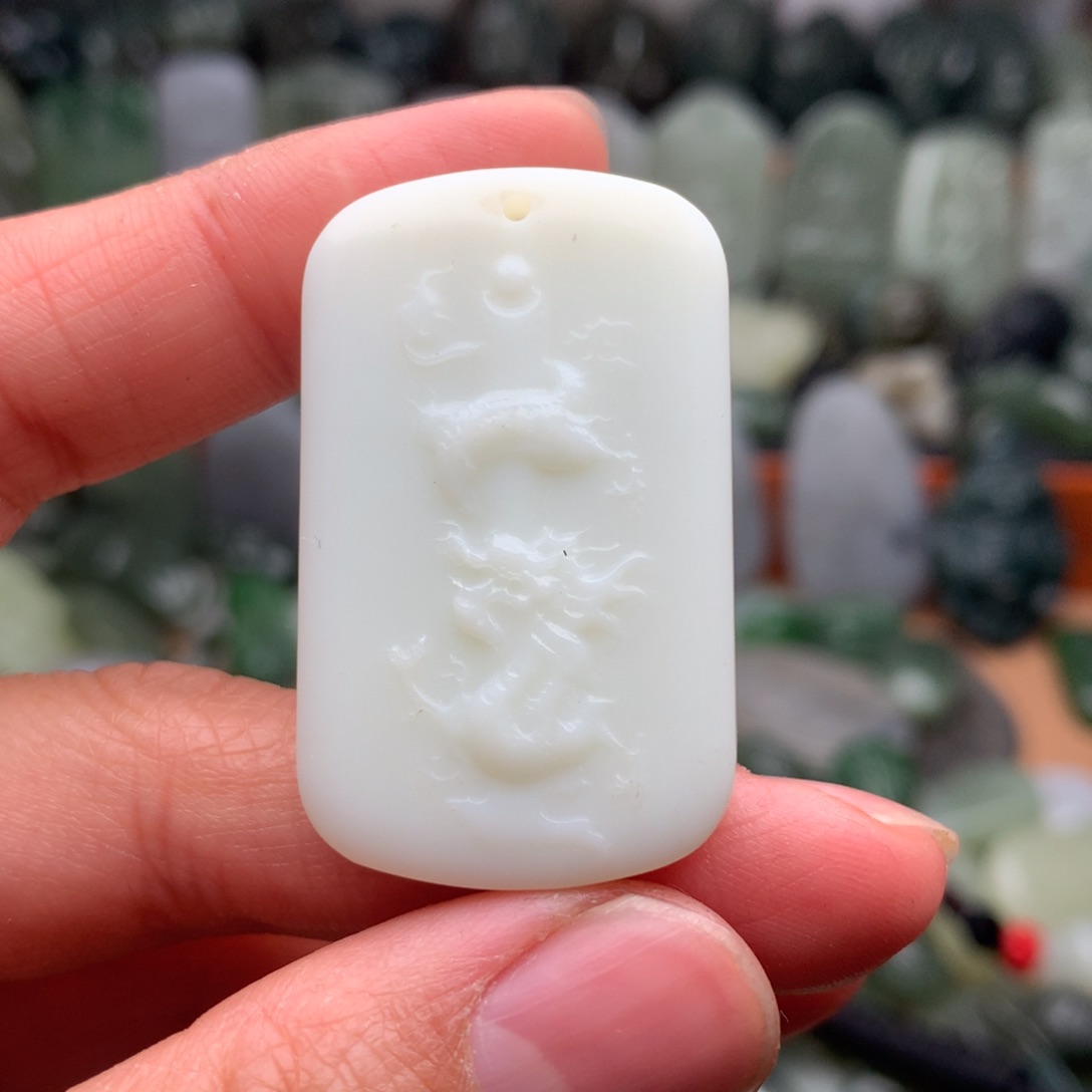 和田玉未镶嵌颈饰挂件32