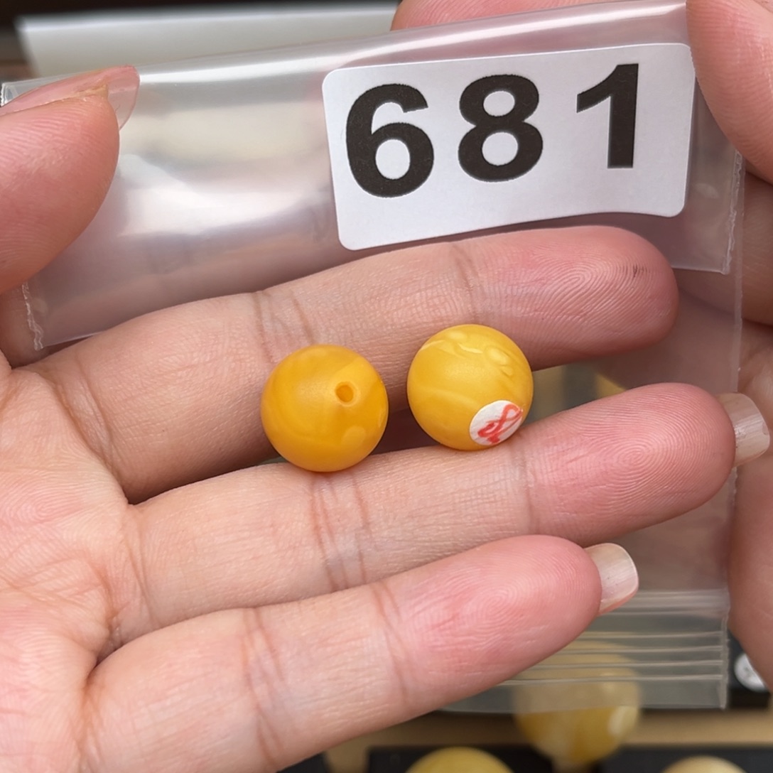 蜜蜡裸石未镶嵌@**g微瑕