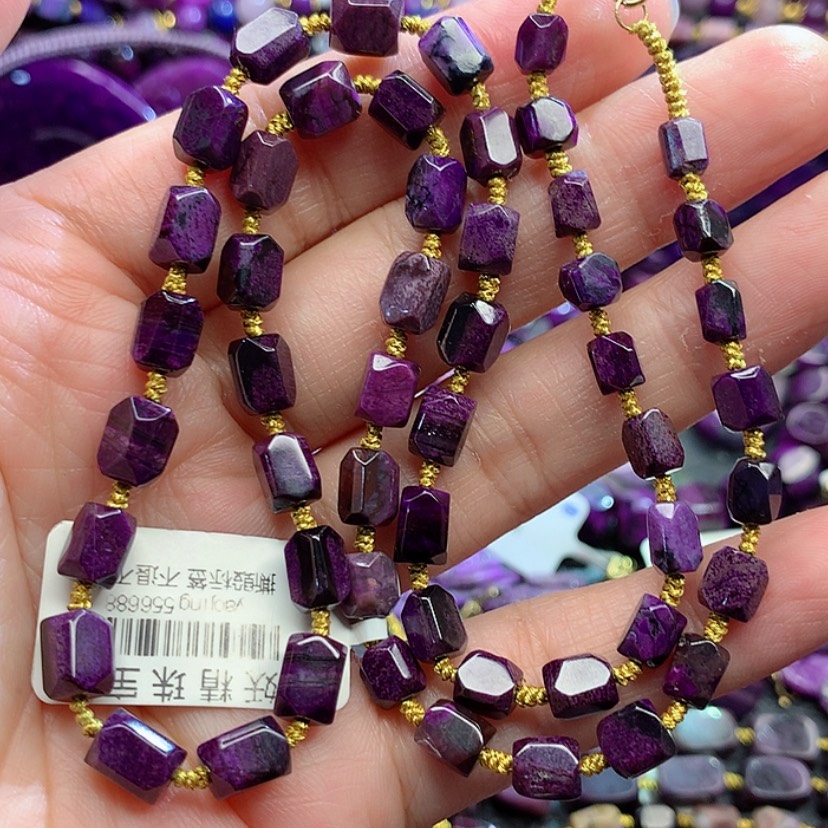 【闪购商品】18K金镶嵌苏纪石（舒俱来）项链