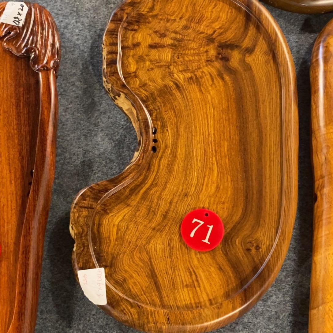 47×26刺猬紫檀自然随形茶盘