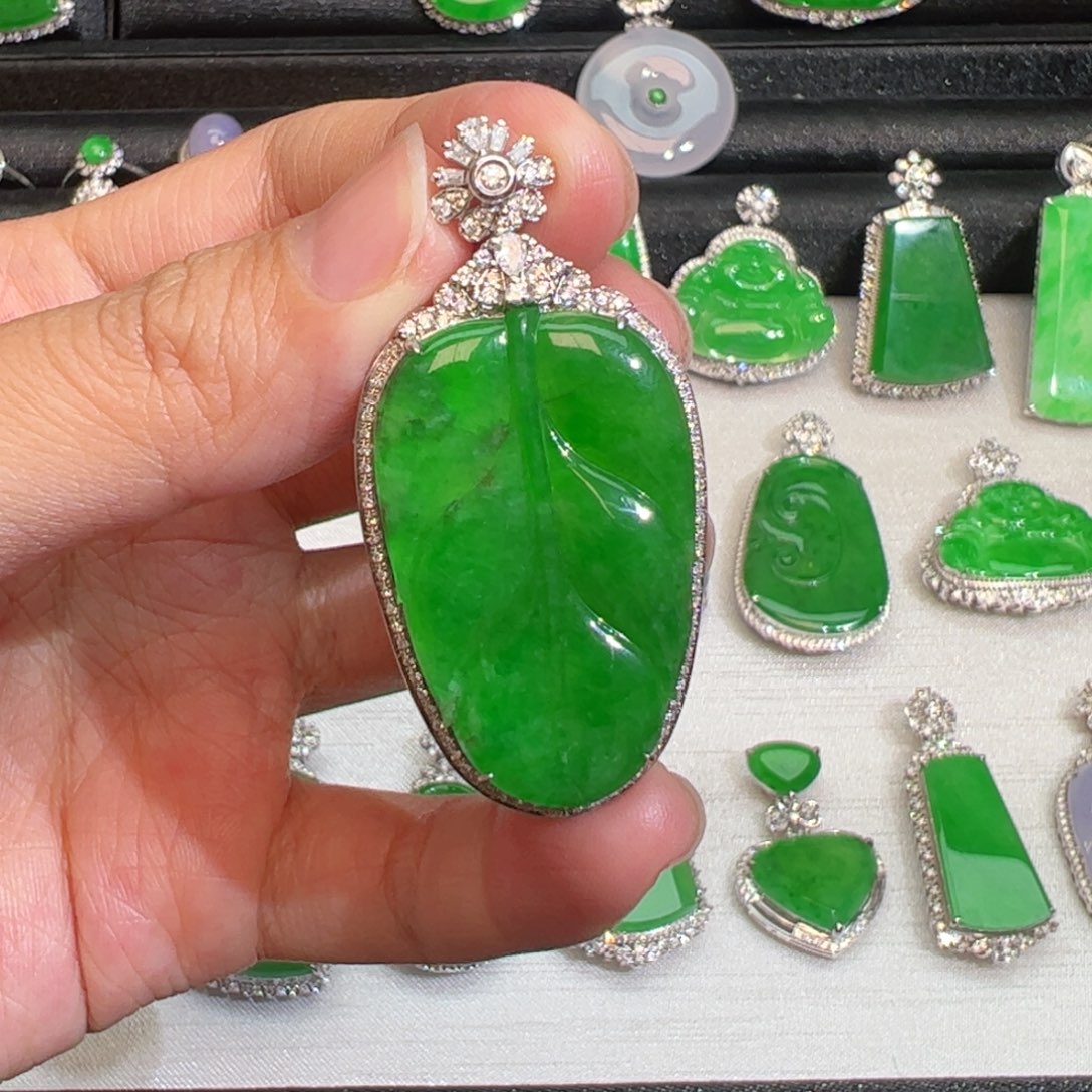 翡翠吊坠(不含链)18K金镶嵌