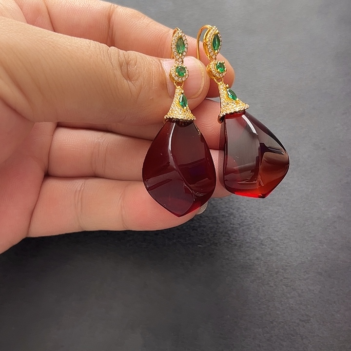 琥珀未镶嵌裸石耳坠