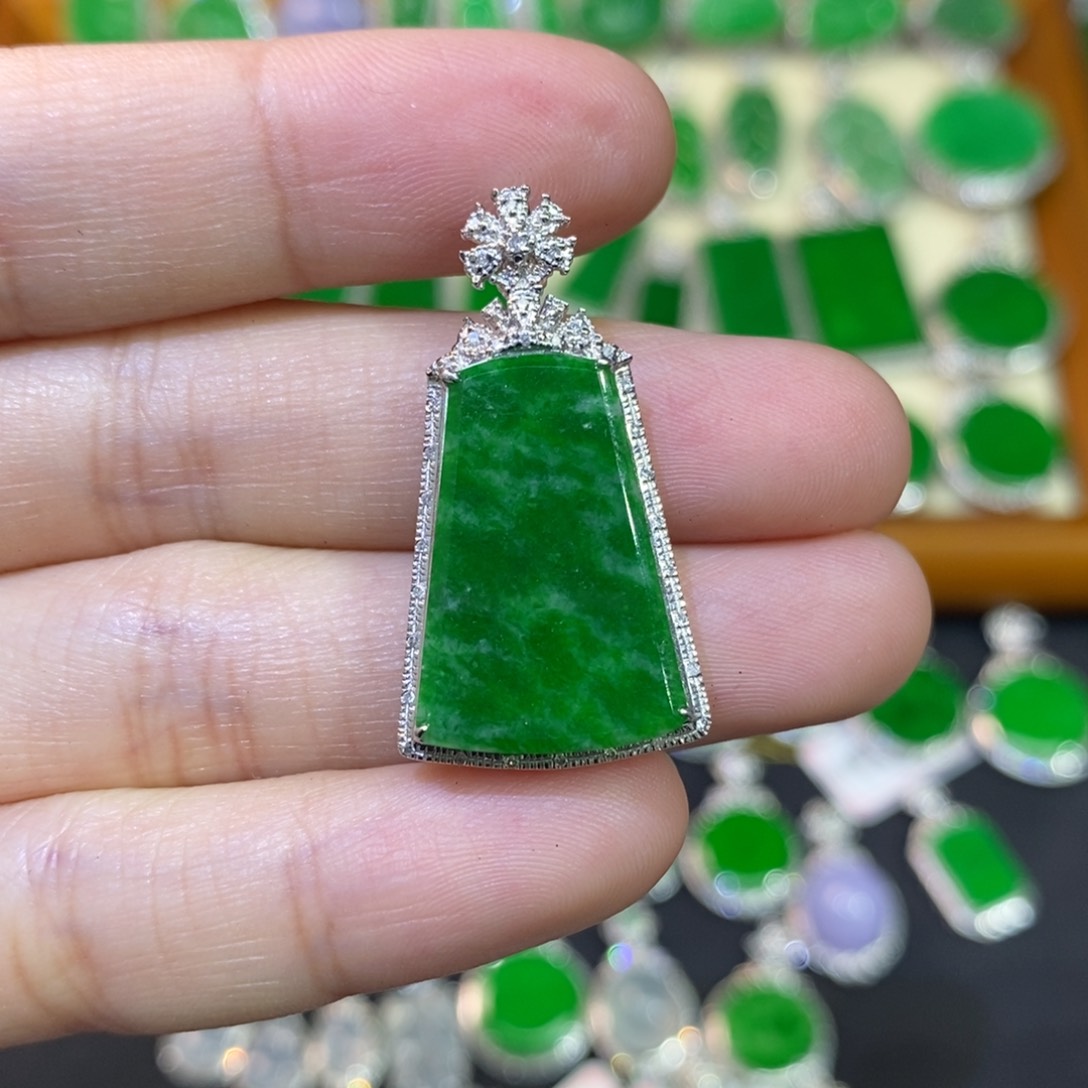 翡翠18K金镶嵌吊坠(不含链)