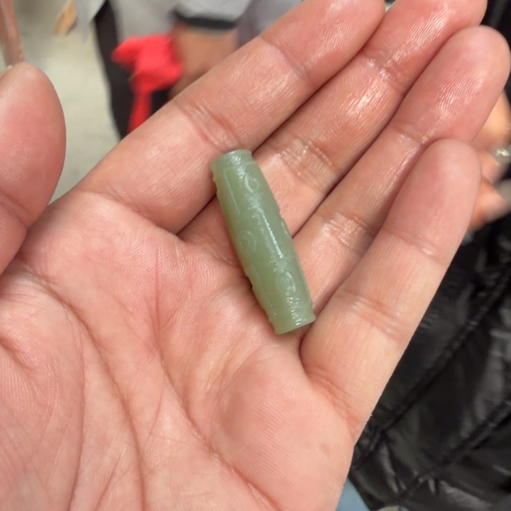 叨***姐和田玉未镶嵌颈饰定制