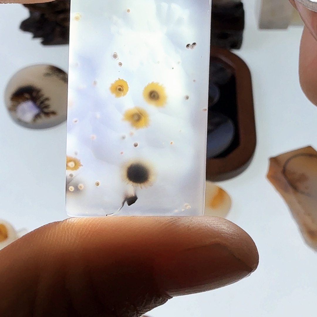 玛瑙/玉髓未镶嵌珠宝半成品