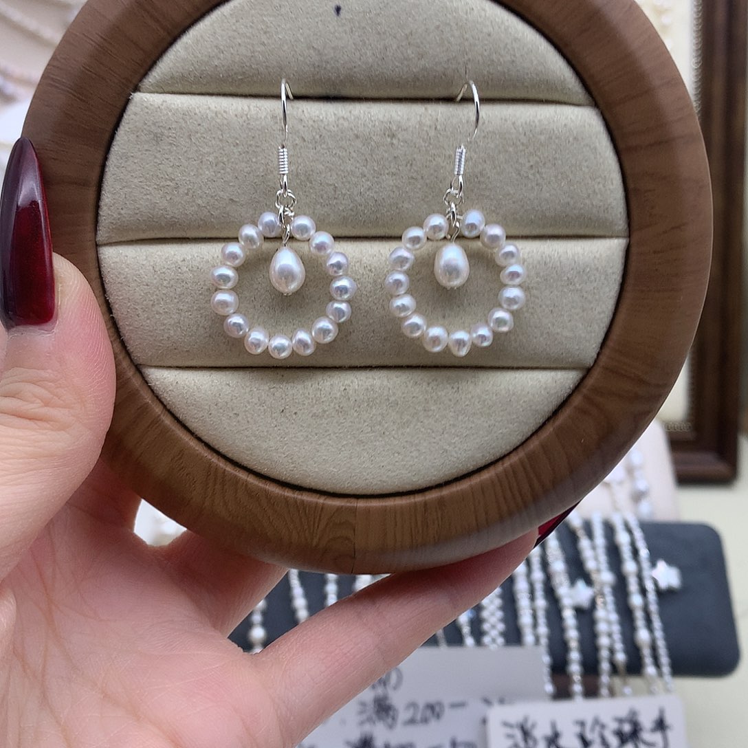 淡水珍珠耳饰未镶嵌
