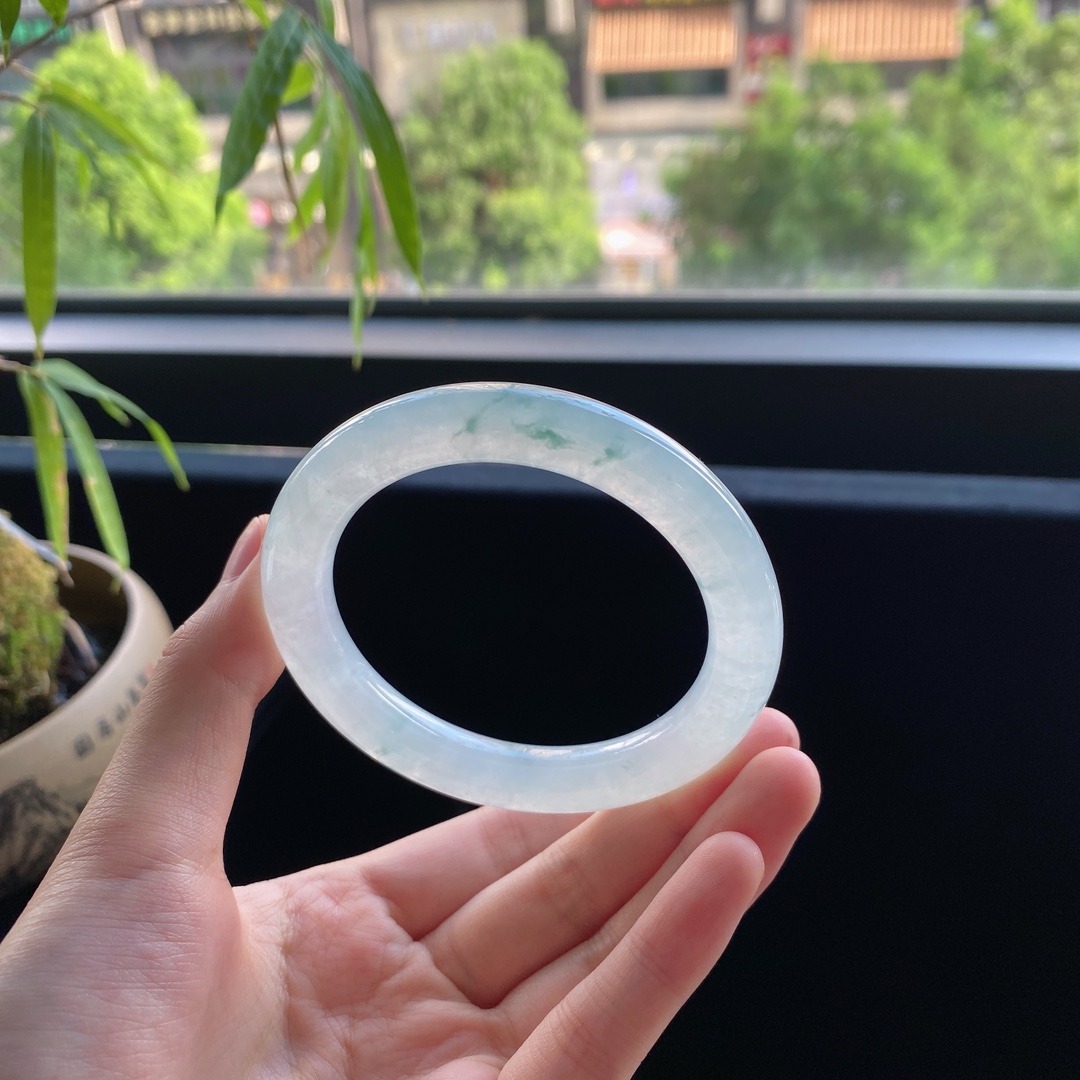 好色珠宝  圈口55缅甸老坑A货冰糯种飘花圆条女款翡翠手镯