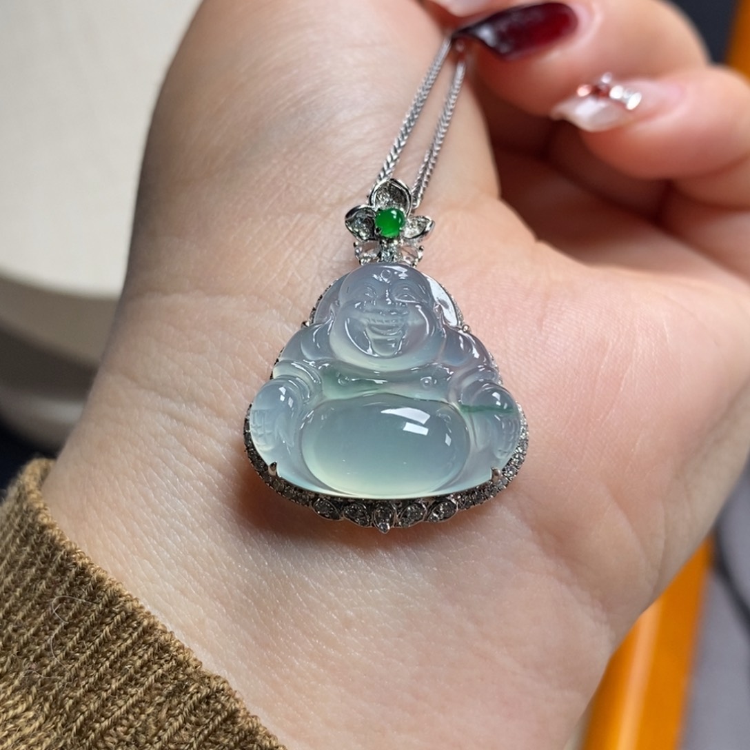 翡翠颈饰18K金镶嵌高冰种蓝晴底飘花起光厚装一刀切笑佛