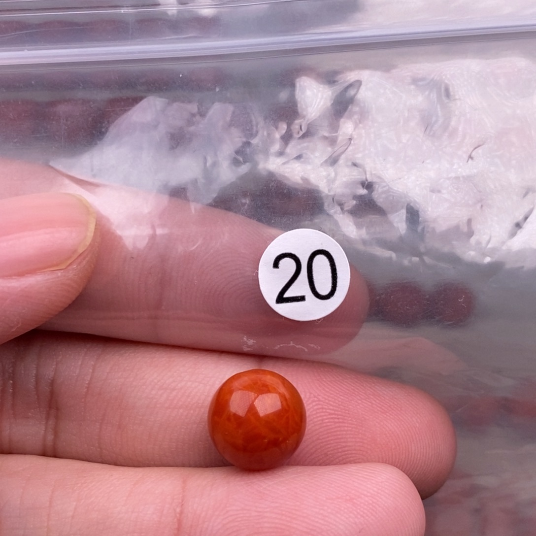 F***。南红玛瑙未镶嵌配饰有瑕疵