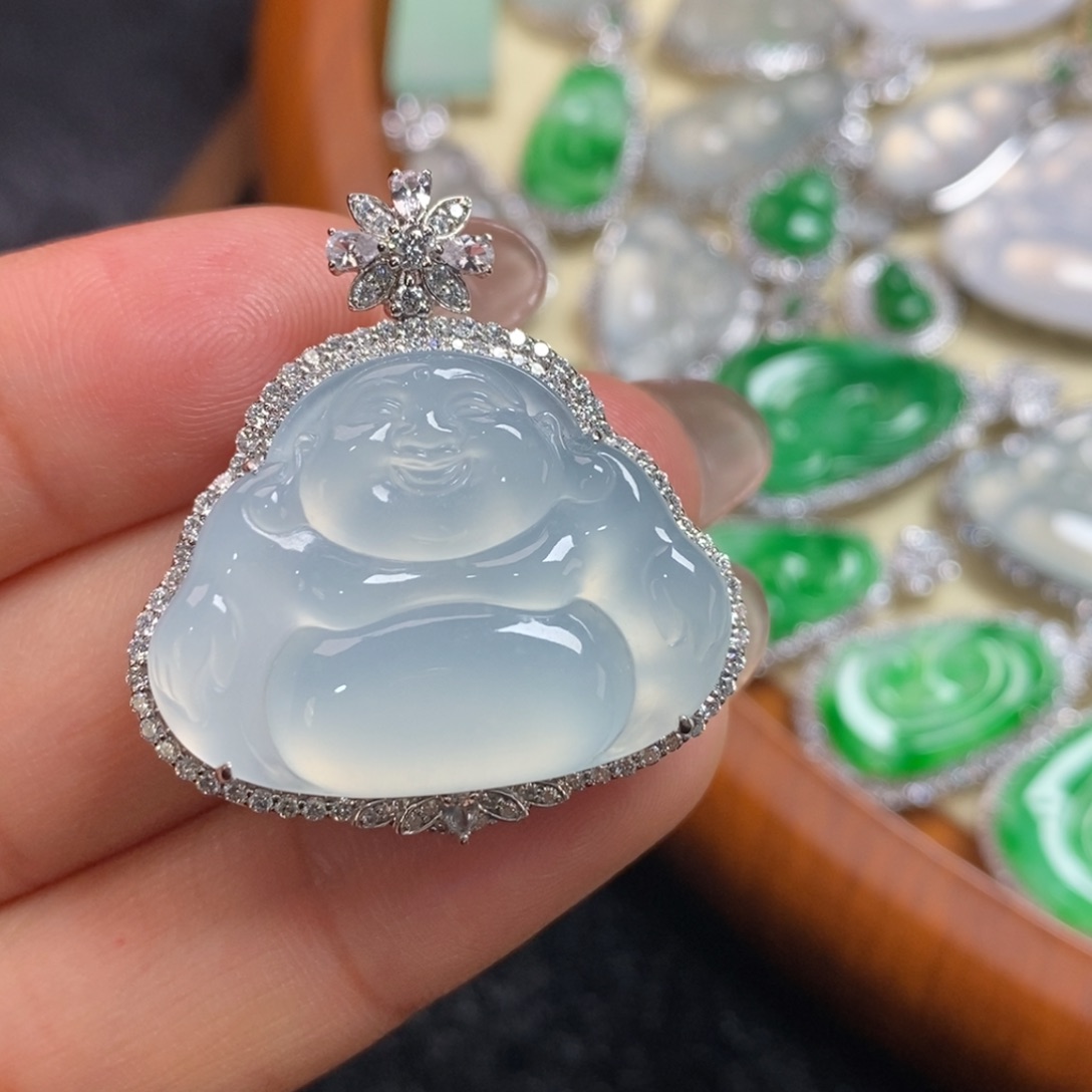 翡翠吊坠(赠链)18K金镶嵌