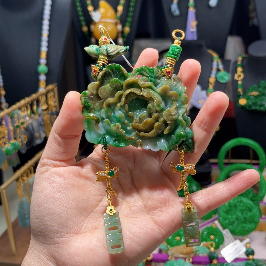 【闪购商品】翡翠吊坠(赠链)未镶嵌 牡丹