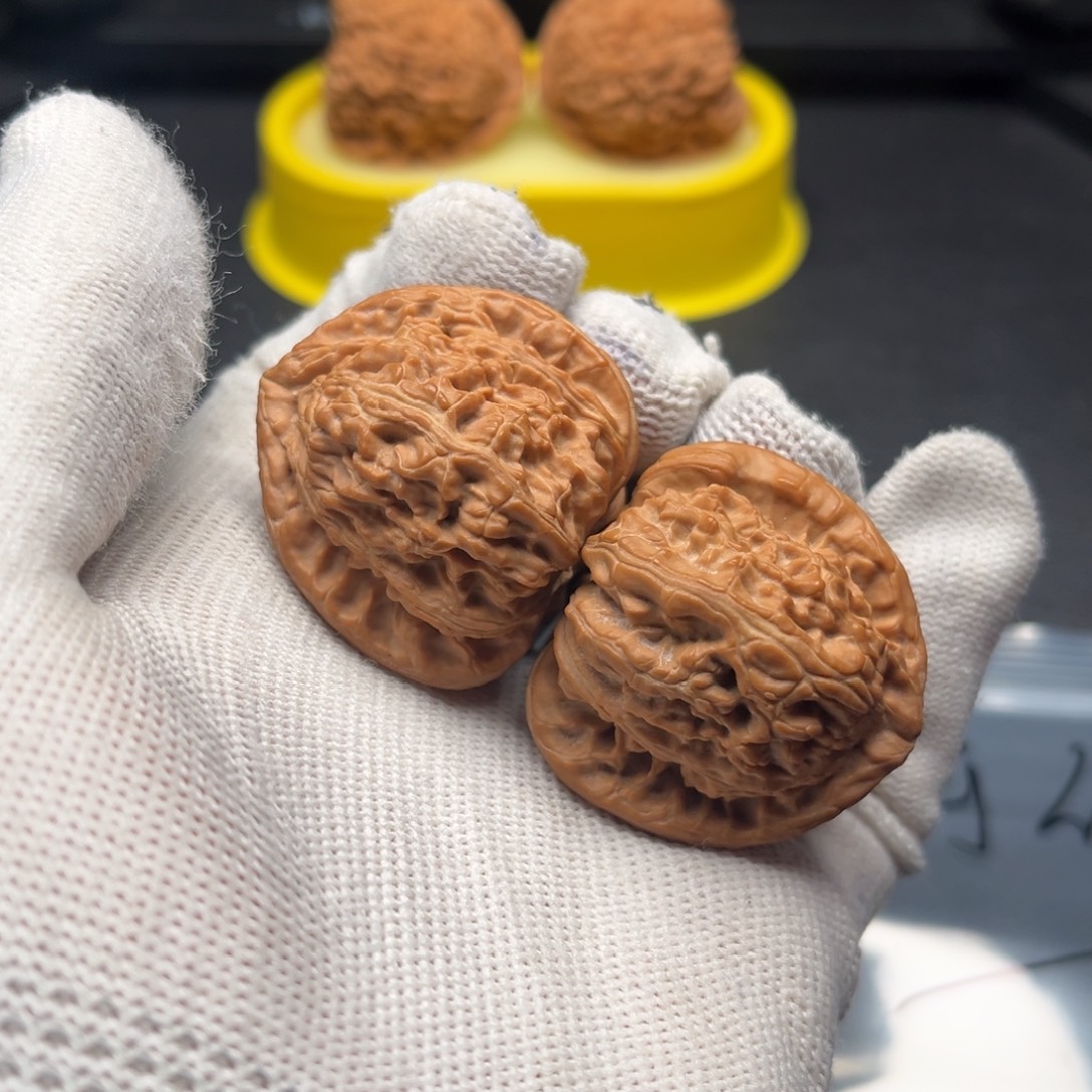 阿***威吊坠文玩核桃三角白