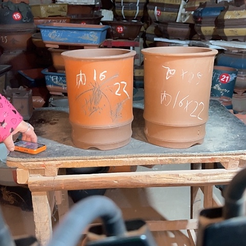 紫砂花盆竹节盆两个