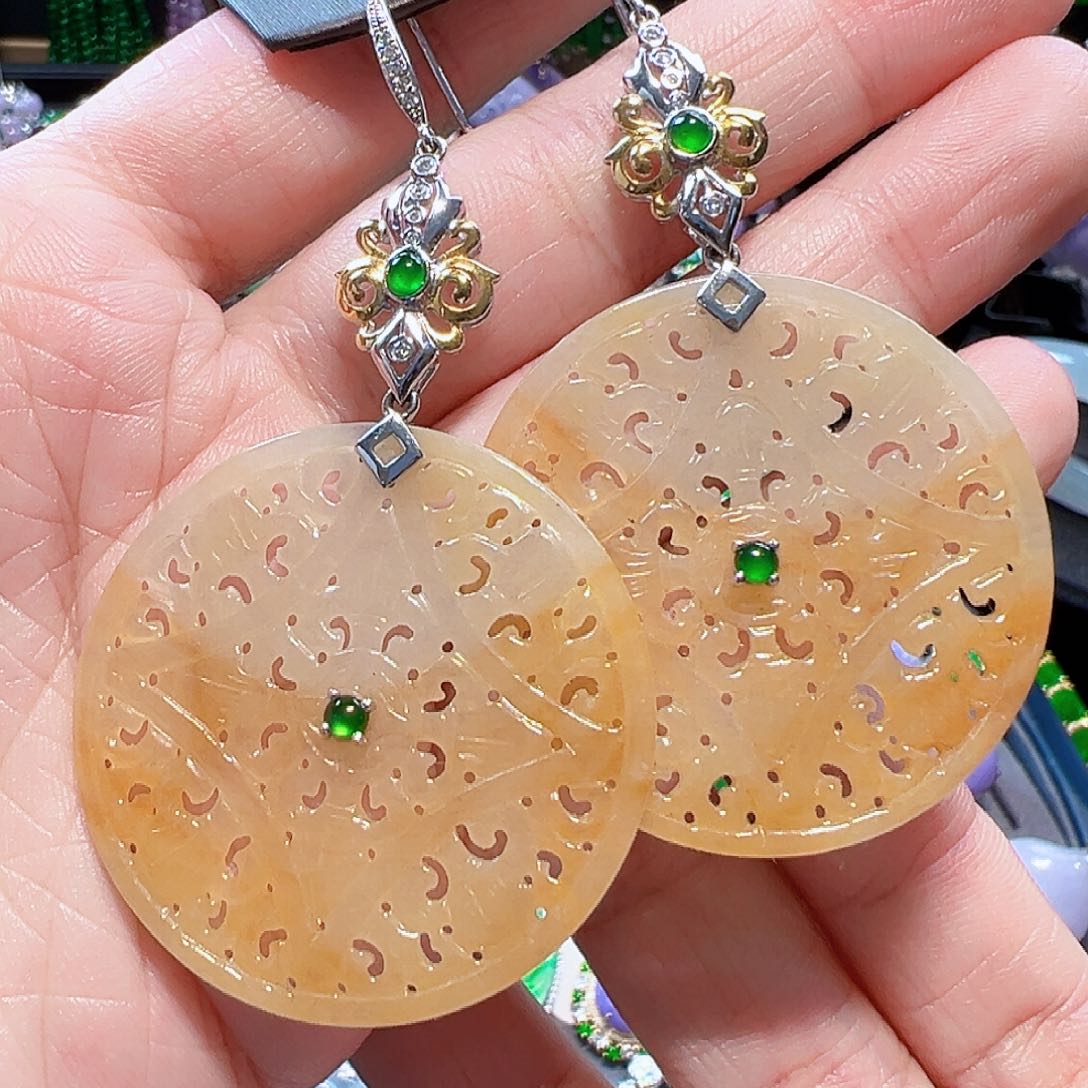 翡翠耳饰18K金镶嵌签收后24小时鉴赏期