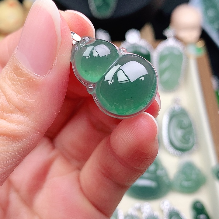 颈饰未镶嵌翡翠吊坠