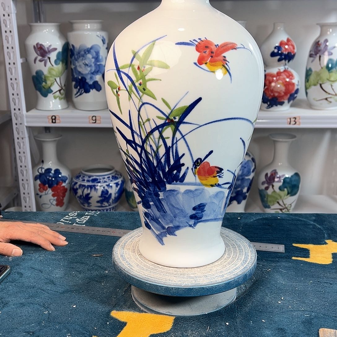 摆件景德镇陶瓷梅玉