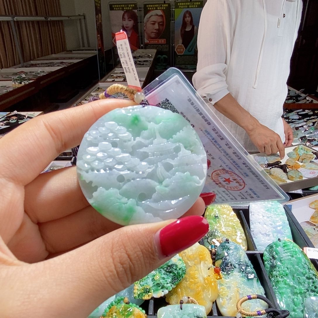 翡翠未镶嵌颈饰翡翠