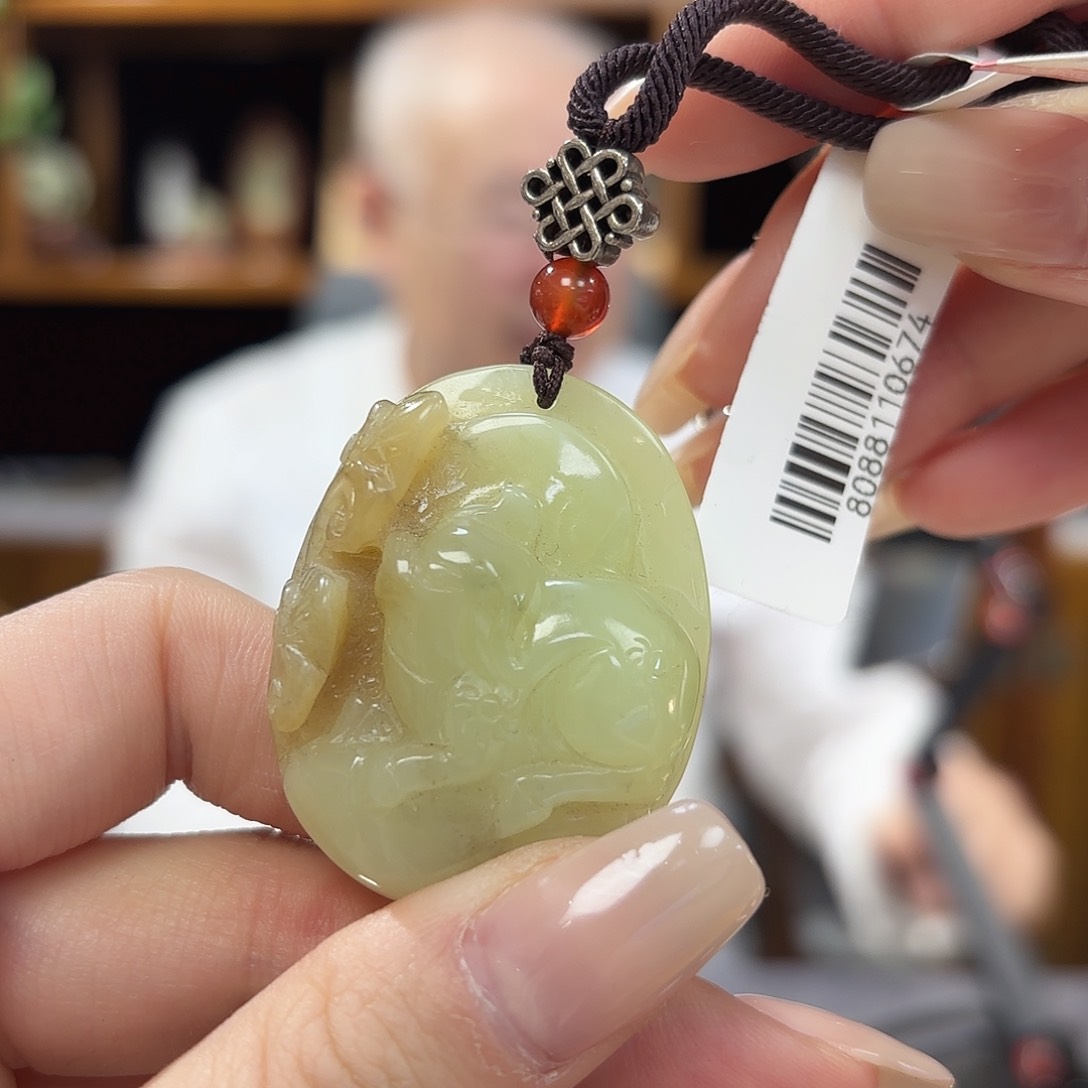 和田玉吊坠福猪未镶嵌