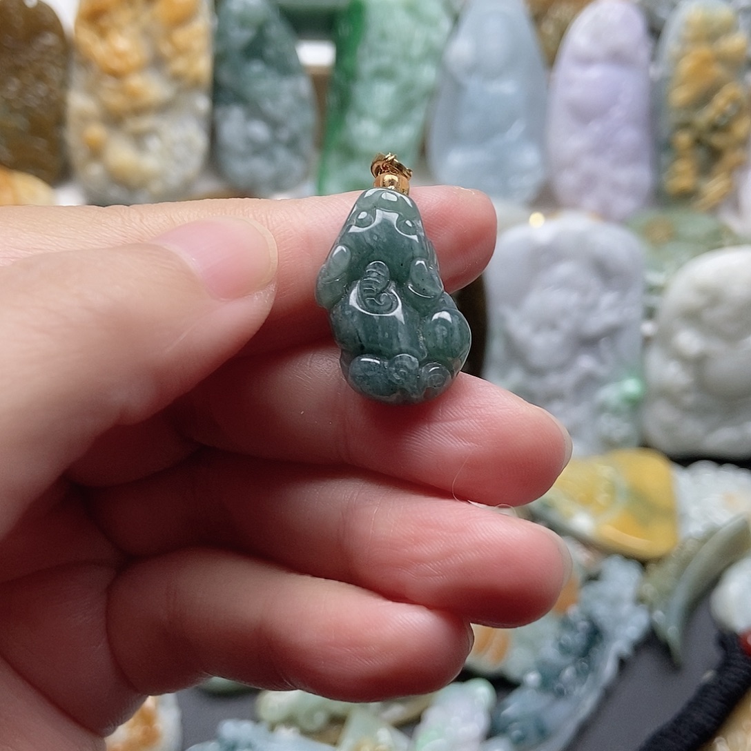 翡翠未镶嵌颈饰翡翠