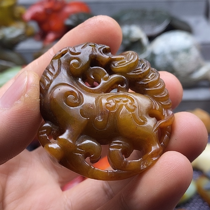 未镶嵌蛇纹石玉颈饰