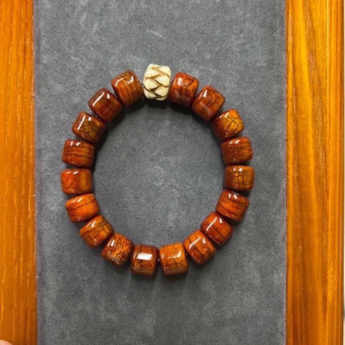 精美藏式骨质吞噬手串M