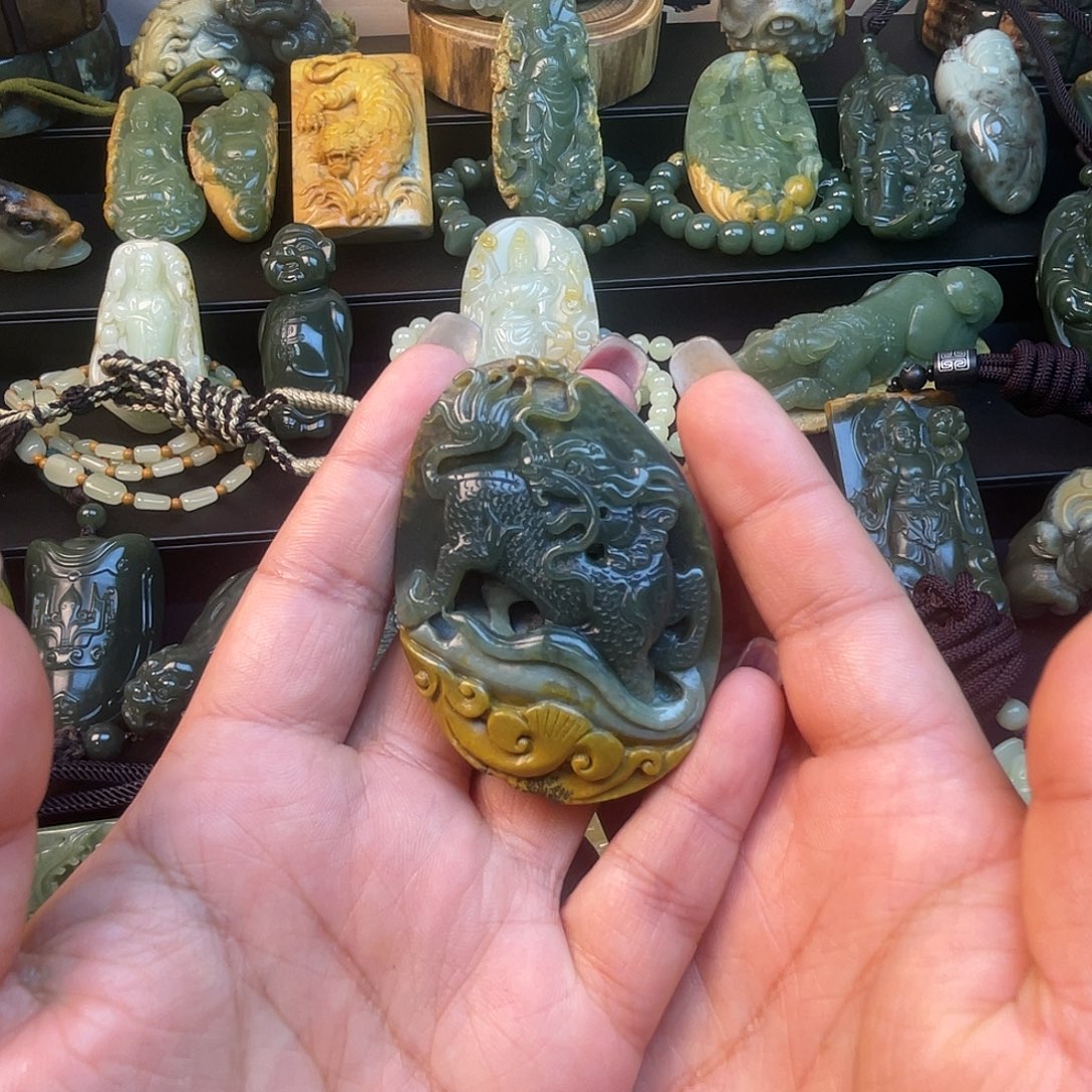 G***j岫岩河磨玉（透闪石质玉）未镶嵌手链