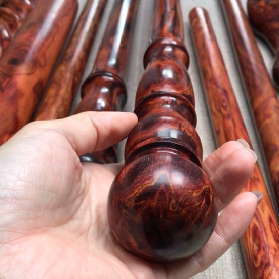 悠***得海南黄花梨文明杖