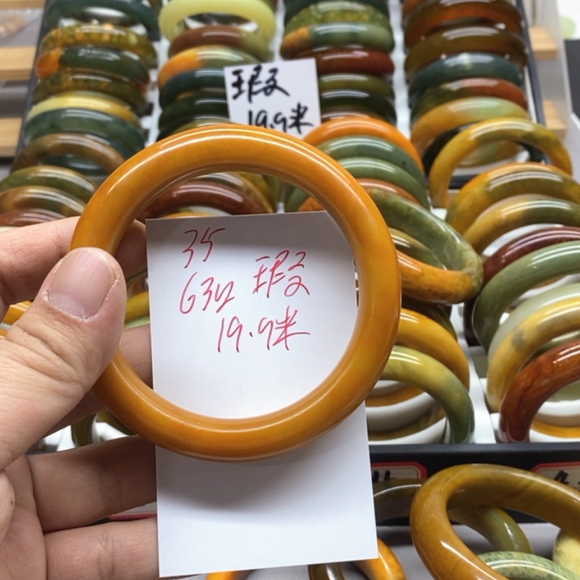 【闪购商品】蛇纹石玉手镯未镶嵌艳*天