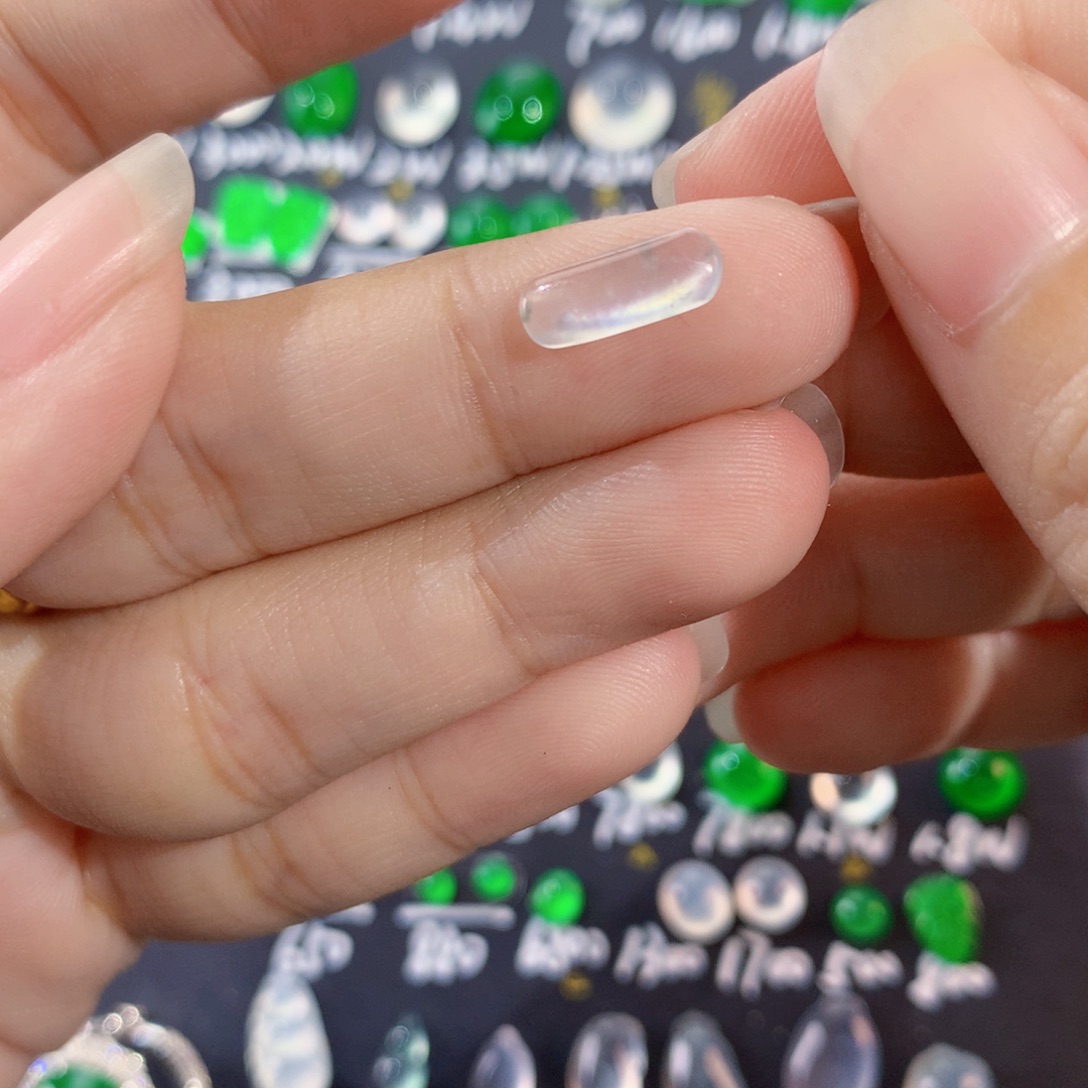 非***翡翠未镶嵌颈饰冰飘花马鞍