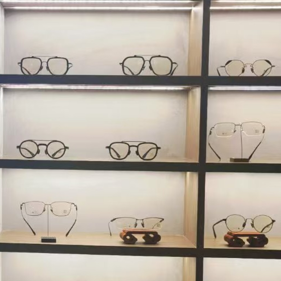 高级感黑框防近视眼镜早八素颜神器宽脸适用