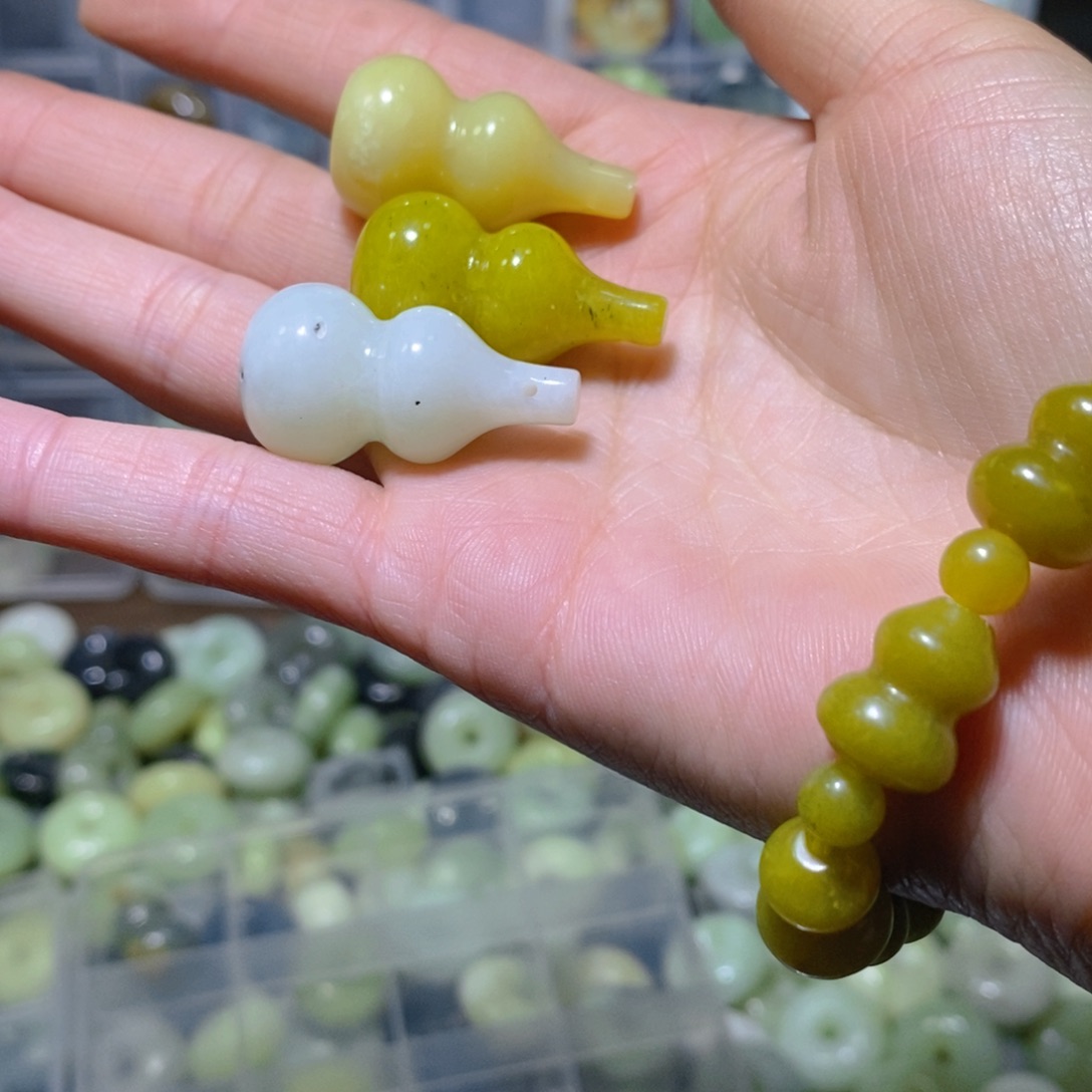 【闪购商品】蛇纹石玉颈饰未镶嵌31