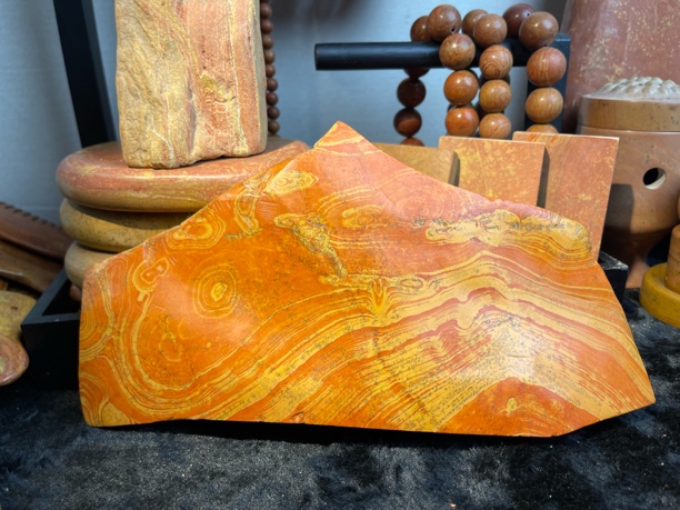 泗滨砭石龙腾四海图案奇石摆件