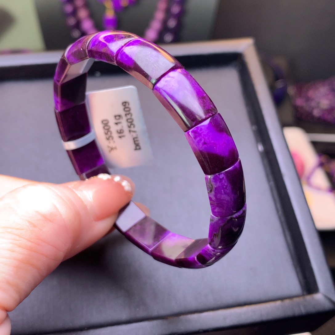 未镶嵌苏纪石（舒俱来）镯排