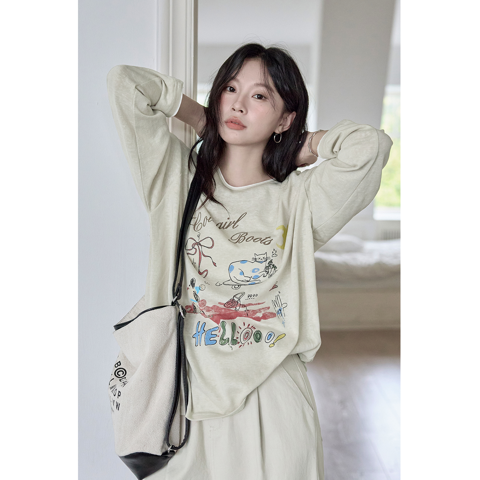  涂鸦麻感棉T恤女秋2025新款减龄宽松显瘦圆领长袖上衣 g6747