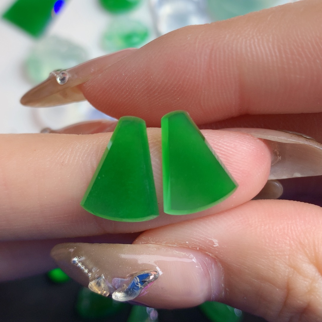 翡翠裸石13.37/11.11/1.88